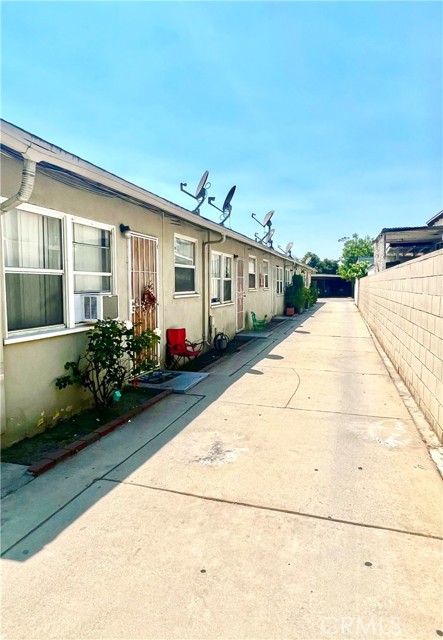 439 S Montebello Boulevard, Montebello CA: https://media.crmls.org/medias/d4a04142-f824-451d-af15-02b1cff9cffa.jpg