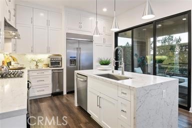 Detail Gallery Image 13 of 71 For 20732 W Beech Circle, Porter Ranch,  CA 91326 - 4 Beds | 3 Baths