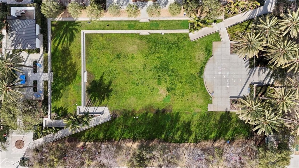 https://media.crmls.org/medias/d4a1093d-52f4-4cee-b336-0a635a8a3c23.jpg?preset=X-Large