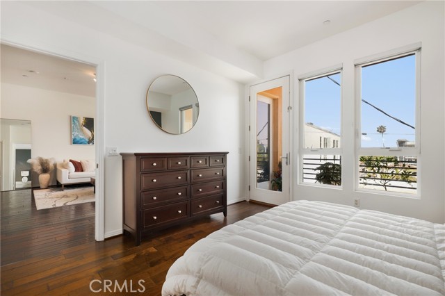 4050 Glencoe Avenue, Marina del Rey CA: https://media.crmls.org/medias/d4a1e37d-ed17-4245-b33b-62308fc3a050.jpg