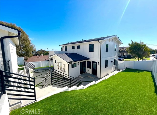 624 W 38th Street, San Pedro CA: https://media.crmls.org/medias/d4a2cbed-2344-45fd-8dad-caf6f359de7f.jpg
