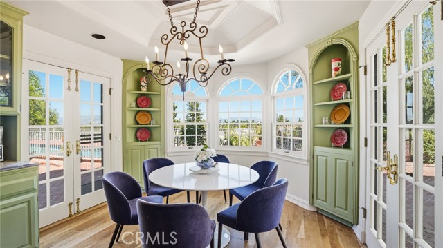 Detail Gallery Image 31 of 74 For 4548 Ellenboro, Woodland Hills,  CA 91364 - 4 Beds | 4/1 Baths