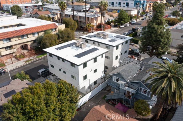 Detail Gallery Image 6 of 42 For 443 N Harvard Bld, Los Angeles,  CA 90004 - 3 Beds | 3 Baths
