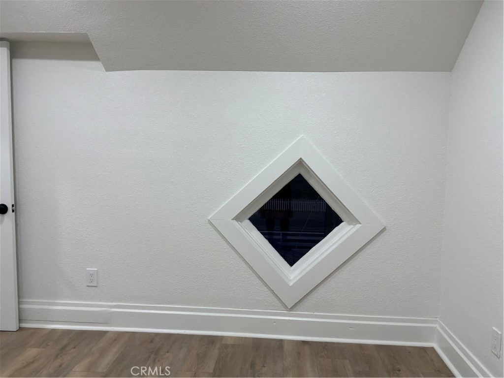 https://media.crmls.org/medias/d4a38a06-7c35-4dc0-8a4c-e0d6da429a39.jpg?preset=X-Large