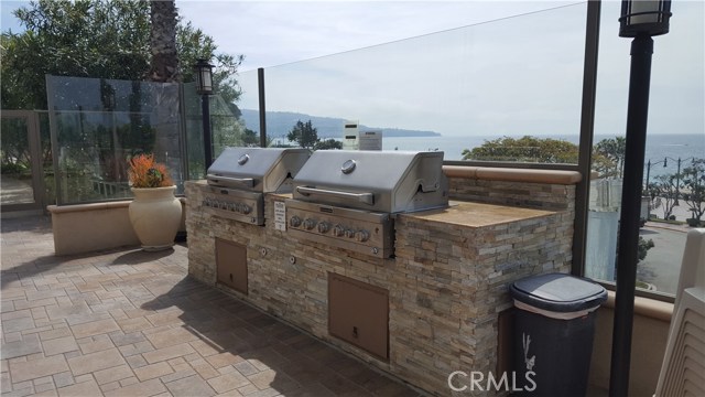 Barbecue area overlooking the ocean and Palos Verdes Peninsula