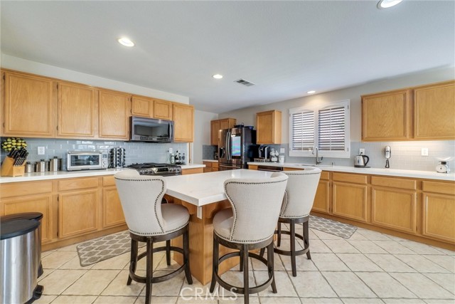 Detail Gallery Image 12 of 53 For 2745 S Buena Vista Ave, Corona,  CA 92882 - 4 Beds | 2/1 Baths