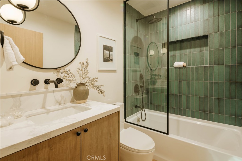 https://media.crmls.org/medias/d4a44d5d-2960-4c55-9787-5b8f0aab08b8.jpg?preset=X-Large