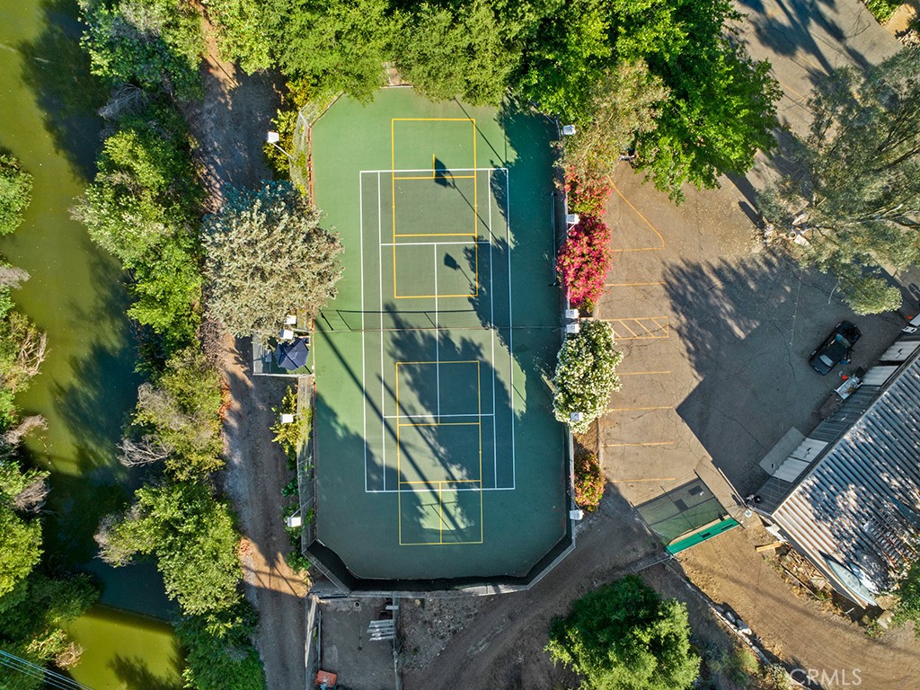 https://media.crmls.org/medias/d4a5f76a-f60e-4159-a978-8affa22808d2.jpg?preset=X-Large