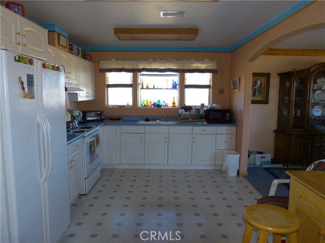 3475 Canyon Road, 29 Palms CA: https://media.crmls.org/medias/d4a79afa-2d3d-47fb-80c3-cc7a0dac9888.jpg