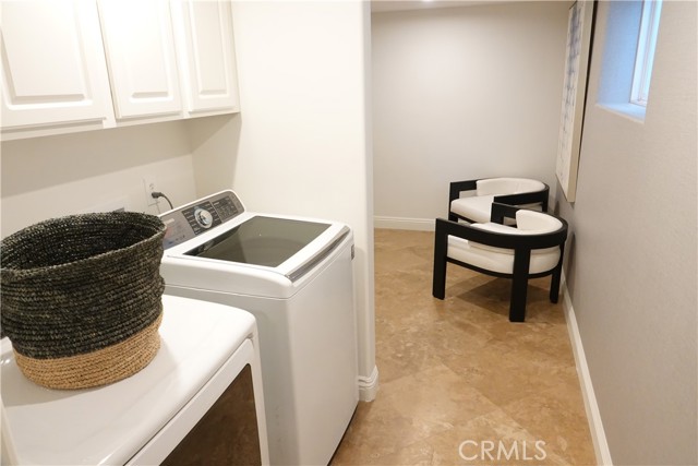 11974 Mayfield Avenue, Los Angeles CA: https://media.crmls.org/medias/d4a7b940-8377-43b7-9de0-b6985aded0a6.jpg