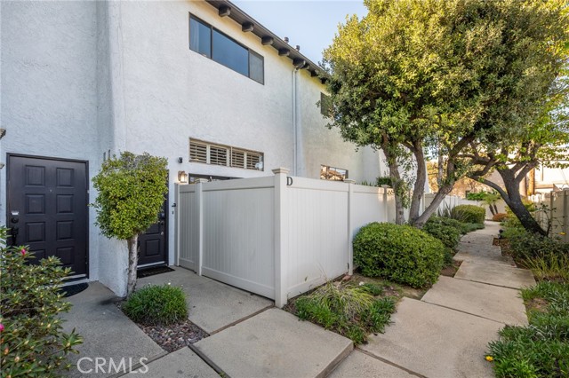 2609 Nelson Avenue, Redondo Beach, California 90278, 2 Bedrooms Bedrooms, ,1 BathroomBathrooms,Residential,For Sale,Nelson,SB25048877