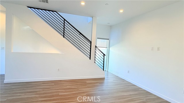 Detail Gallery Image 13 of 25 For 1418 S Cloverdale Ave, Los Angeles,  CA 90019 - 3 Beds | 3 Baths