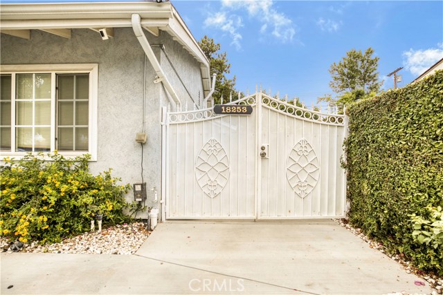 Image 8 of 13 For 18253 Kingsbury Street