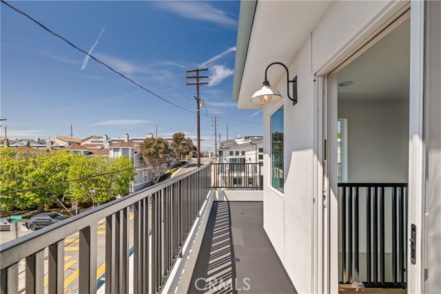 2100 Carnegie Lane, Redondo Beach CA: https://media.crmls.org/medias/d4aa105c-13b3-4b22-8074-79be6831af2c.jpg