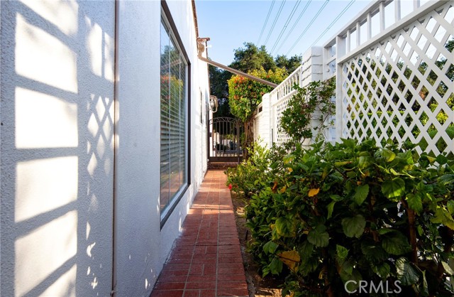 Detail Gallery Image 24 of 41 For 3301 Grayburn Rd, Pasadena,  CA 91107 - 3 Beds | 2/1 Baths