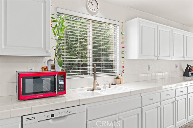 Detail Gallery Image 14 of 53 For 508 Nashville Ct, Hemet,  CA 92545 - 4 Beds | 2/1 Baths