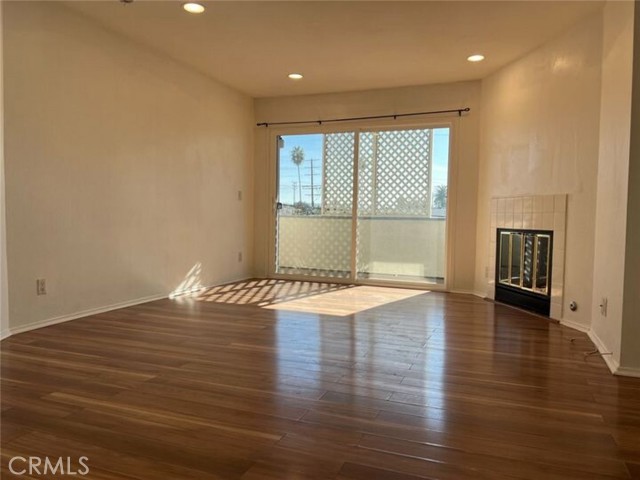 Detail Gallery Image 4 of 25 For 14610 Erwin St #206,  Van Nuys,  CA 91411 - 2 Beds | 2 Baths