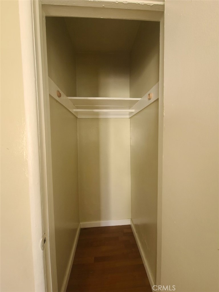 https://media.crmls.org/medias/d4ab6904-ff6b-4a6d-a250-5867760eeeff.jpg?preset=X-Large