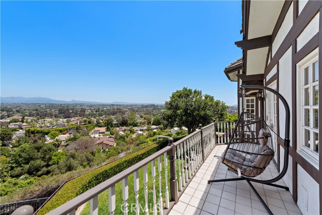 26126 Oroville Place, Laguna Hills CA: https://media.crmls.org/medias/d4abb0cf-2d06-4298-a392-c029a5ed09fd.jpg