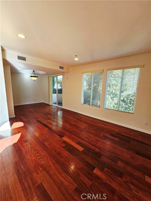 Detail Gallery Image 4 of 32 For 4732 Radford Ave #3,  Valley Village,  CA 91607 - 3 Beds | 3 Baths