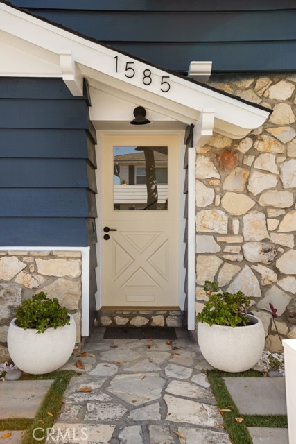 1585 Miramar Drive, Newport Beach CA: https://media.crmls.org/medias/d4ac8332-78c7-4883-af02-d3add6b80122.jpg