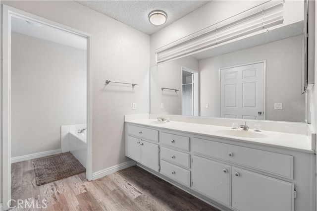3046 W Avenue J4, Lancaster CA: https://media.crmls.org/medias/d4acc2ec-82f2-4a90-9444-23000e9507f7.jpg