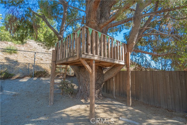 Detail Gallery Image 52 of 61 For 28816 Kenroy Ave, Canyon Country,  CA 91387 - 5 Beds | 3 Baths