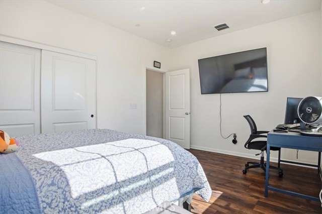 Detail Gallery Image 24 of 38 For 240 Tavern Creek, Palmdale,  CA 93551 - 3 Beds | 3 Baths