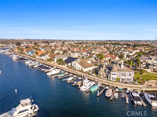 Detail Gallery Image 23 of 30 For 16311 Typhoon Ln, Huntington Beach,  CA 92649 - 4 Beds | 4 Baths