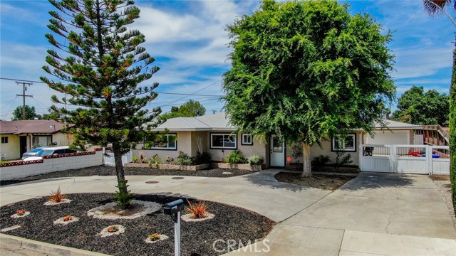 9006 Buckeye Dr, Fontana, CA 92335