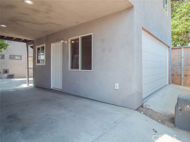 1805 W 35th Street, Los Angeles CA: https://media.crmls.org/medias/d4b1829a-e429-4e3e-8351-60001711b9e4.jpg