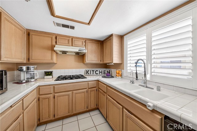 Detail Gallery Image 12 of 26 For 5342 Bishop, Cypress,  CA 90630 - 2 Beds | 2/1 Baths