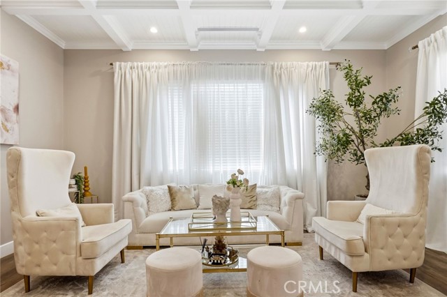 Detail Gallery Image 10 of 48 For 6450 Teesdale Ave, North Hollywood,  CA 91606 - 3 Beds | 3 Baths