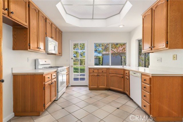 Detail Gallery Image 10 of 40 For 24431 Firenze Pl, Valencia,  CA 91355 - 3 Beds | 2 Baths