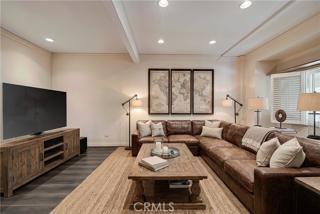 Detail Gallery Image 8 of 41 For 619 N Guadalupe #4,  Redondo Beach,  CA 90277 - 3 Beds | 2/1 Baths