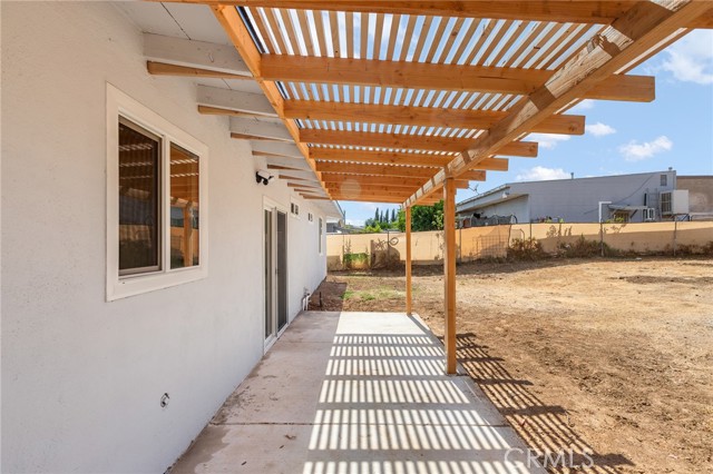 530 E 3rd Street, Rialto CA: https://media.crmls.org/medias/d4b4e0bd-4d5e-4a2d-8ed6-2762c679dc89.jpg