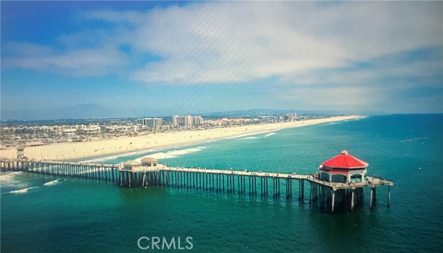 711 Pacific Coast, Huntington Beach CA: https://media.crmls.org/medias/d4b520d3-0eb2-4310-ac1f-ec0847d88b0b.jpg
