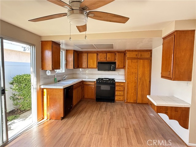 Detail Gallery Image 1 of 13 For 1547 Wintergreen Pl a,  Costa Mesa,  CA 92626 - 3 Beds | 2 Baths