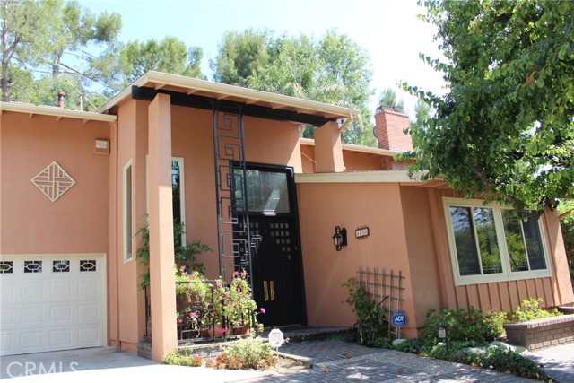 4400 Portico Place, Encino CA: https://media.crmls.org/medias/d4b5be2b-c1d8-48a5-8de5-e7ffd878671b.jpg