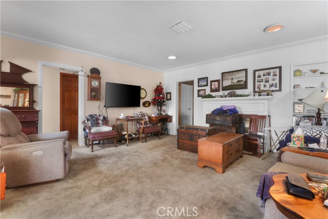 Detail Gallery Image 4 of 15 For 331 N Reese, Burbank,  CA 91506 - 3 Beds | 2 Baths