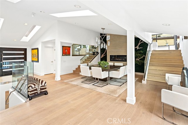 Detail Gallery Image 10 of 38 For 32 Emerald Bay, Laguna Beach,  CA 92651 - 3 Beds | 3/1 Baths