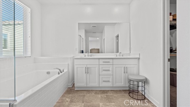 Detail Gallery Image 22 of 30 For 16154 Lozano #7,  Fontana,  CA 92336 - 3 Beds | 2/1 Baths