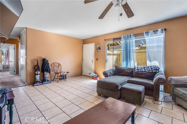 240 West Hemlock Street photo 7