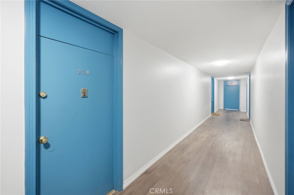 https://media.crmls.org/medias/d4b7545a-eb53-4878-9599-b06681695330.jpg?preset=X-Large