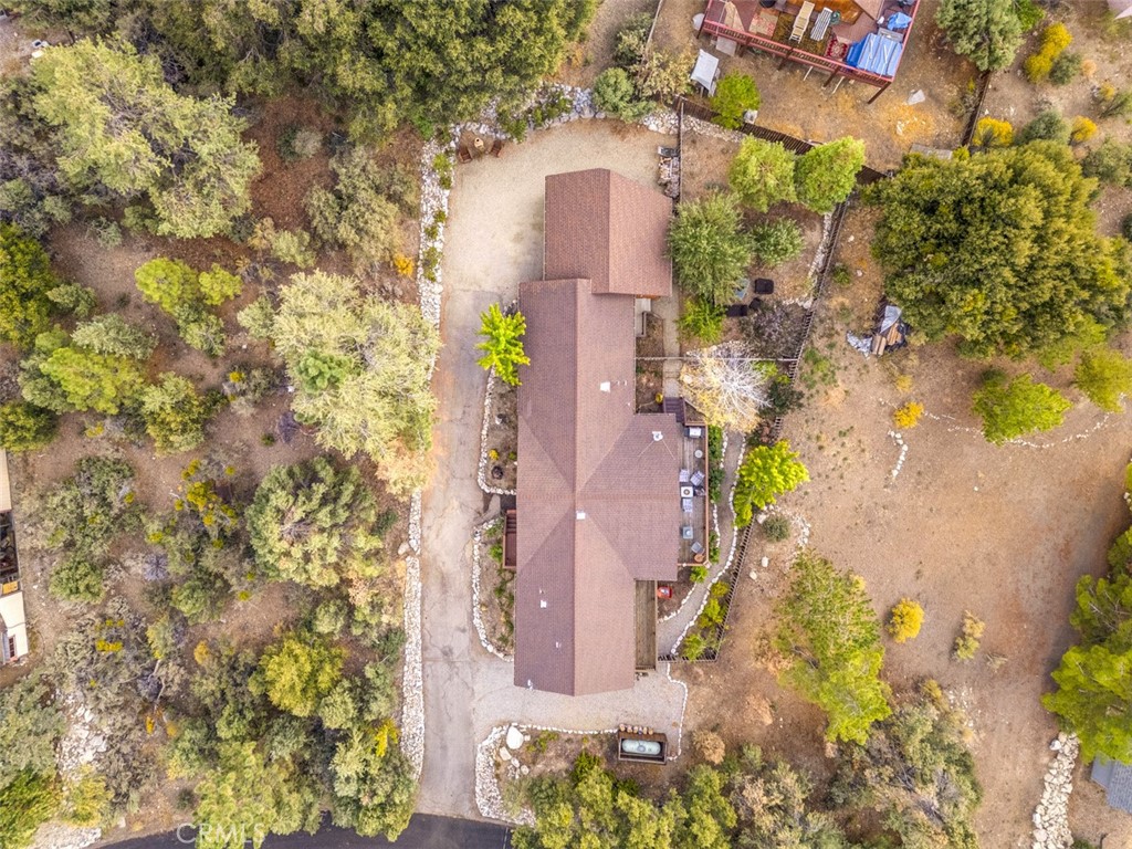 https://media.crmls.org/medias/d4b81d09-7e51-4372-84c8-efc363b3d4df.jpg?preset=X-Large