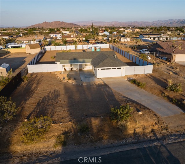 Detail Gallery Image 7 of 57 For 3655 Surrey Ave, Yucca Valley,  CA 92284 - 3 Beds | 2 Baths