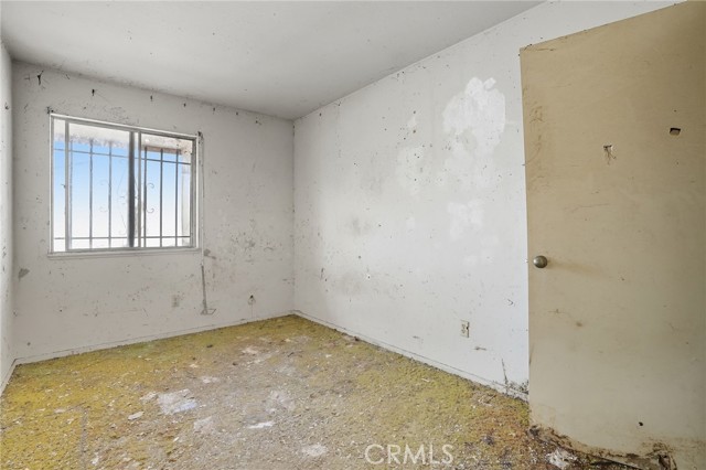 Detail Gallery Image 8 of 11 For 933 Acosta #35,  Salinas,  CA 93905 - 4 Beds | 1/1 Baths