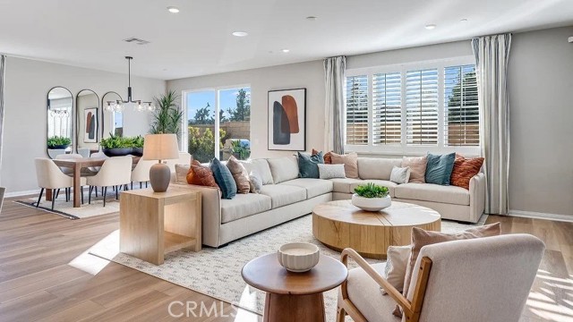 Detail Gallery Image 4 of 26 For 14225 Rollins St, Hesperia,  CA 92345 - 5 Beds | 3/1 Baths