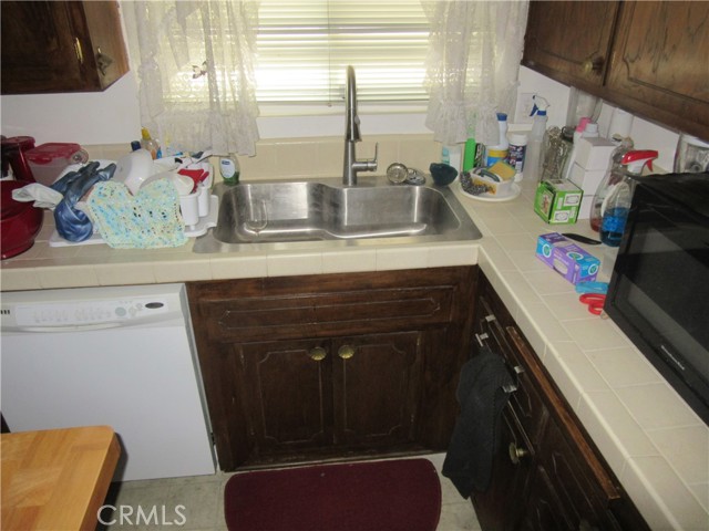 Detail Gallery Image 15 of 32 For 3636 Mapleleaf Dr, Riverside,  CA 92503 - 4 Beds | 2 Baths