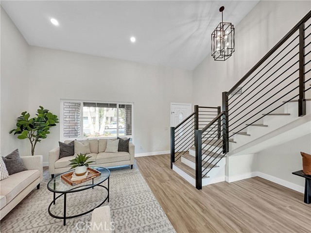 Detail Gallery Image 4 of 35 For 25492 Morningstar Rd, Lake Forest,  CA 92630 - 4 Beds | 2/1 Baths